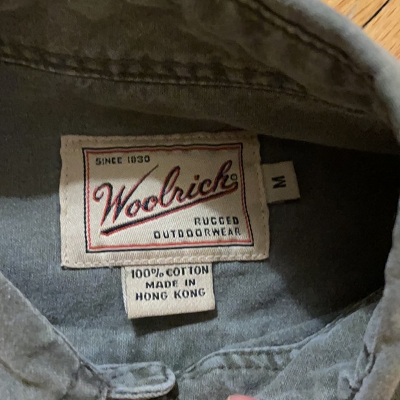 Woolrich button down - Picture 3 of 3
